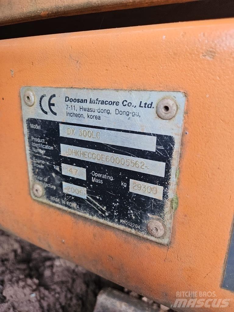 Doosan DX 300 LC-5 Bagri goseničarji