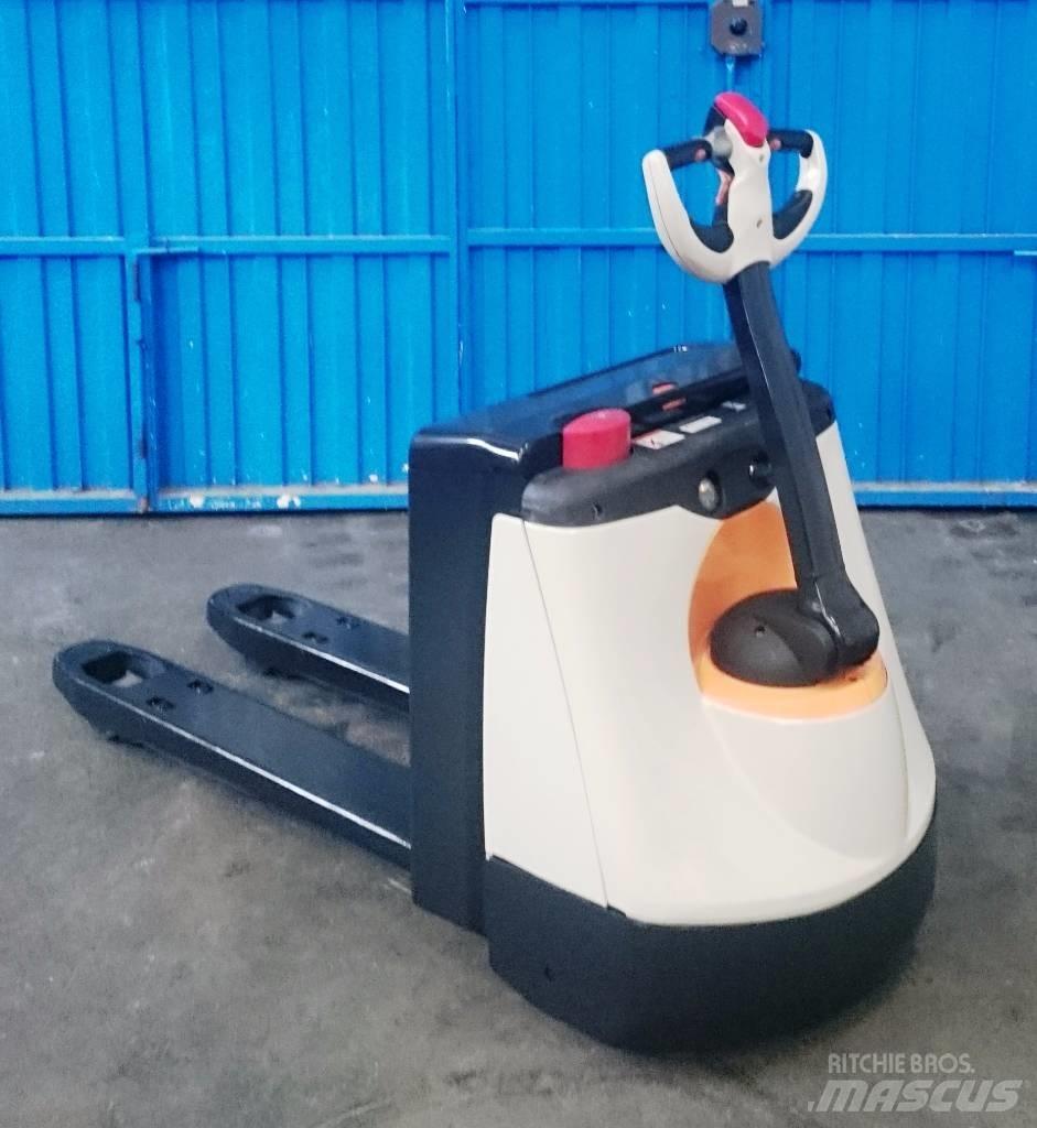 Crown WP 2320 Električni nizko dvižni viličar