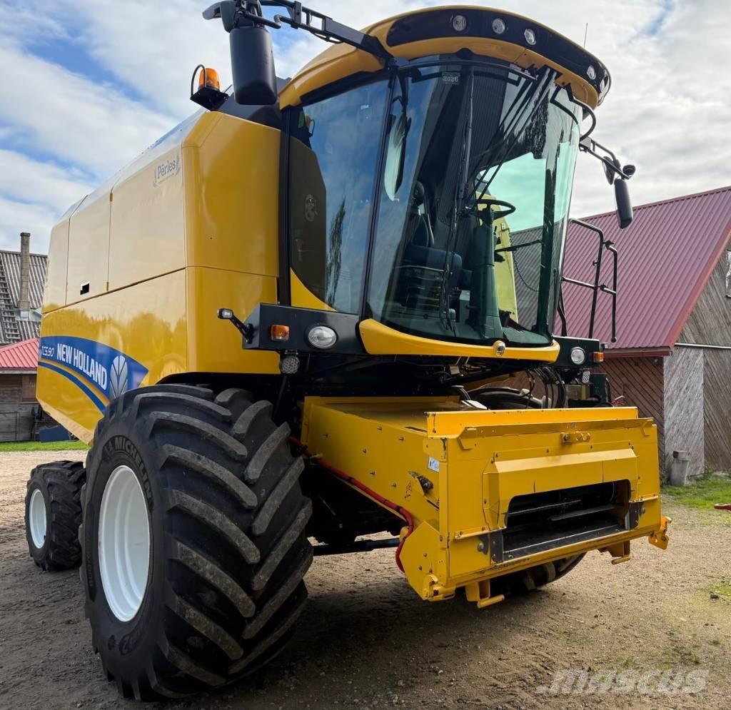 New Holland TC 5.90 Kombajni