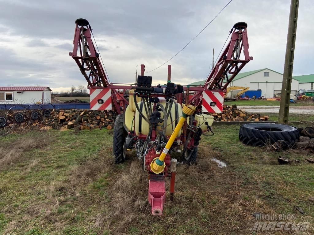 Hardi TR 2000 Vlečne škropilnice