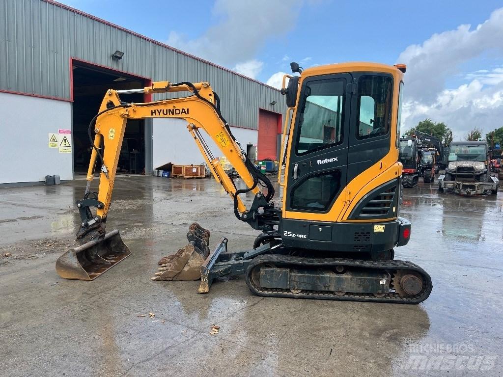 Hyundai R25Z-9 AK Mini bagri <7t