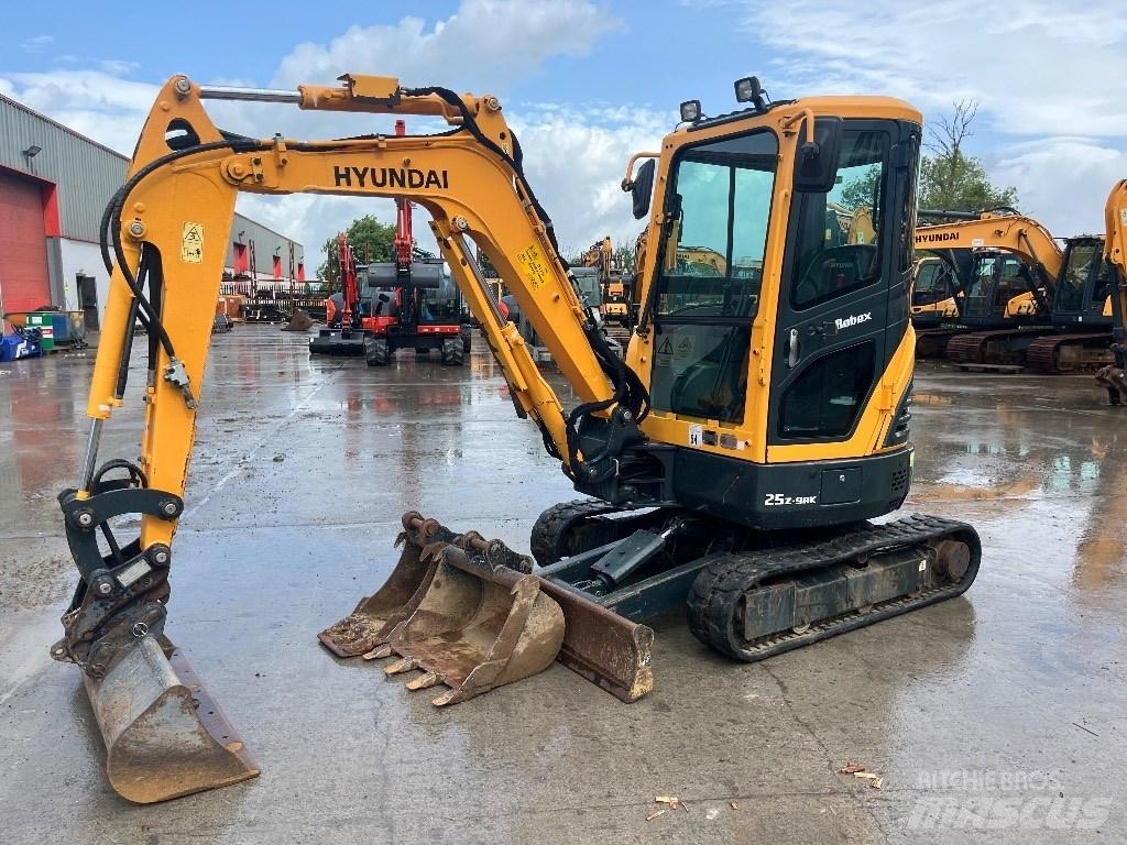 Hyundai R25Z-9 AK Mini bagri <7t