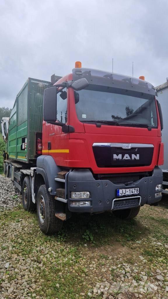 MAN TGS + Neuson 1266 Drobilci lesa
