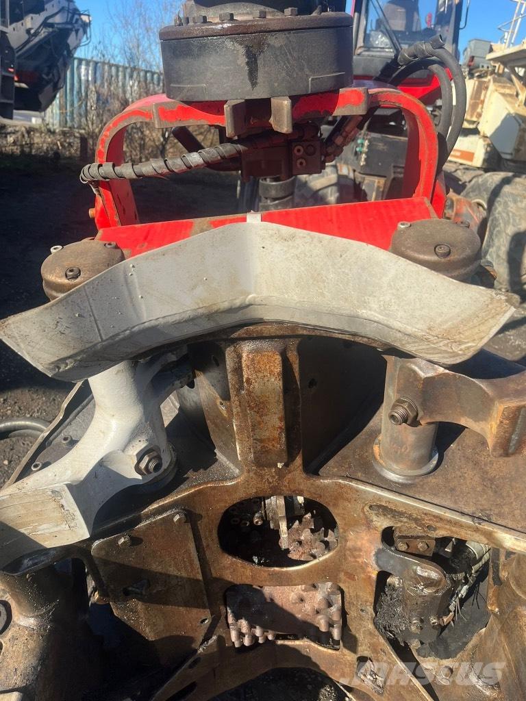 Komatsu 901 TX Harvesterji