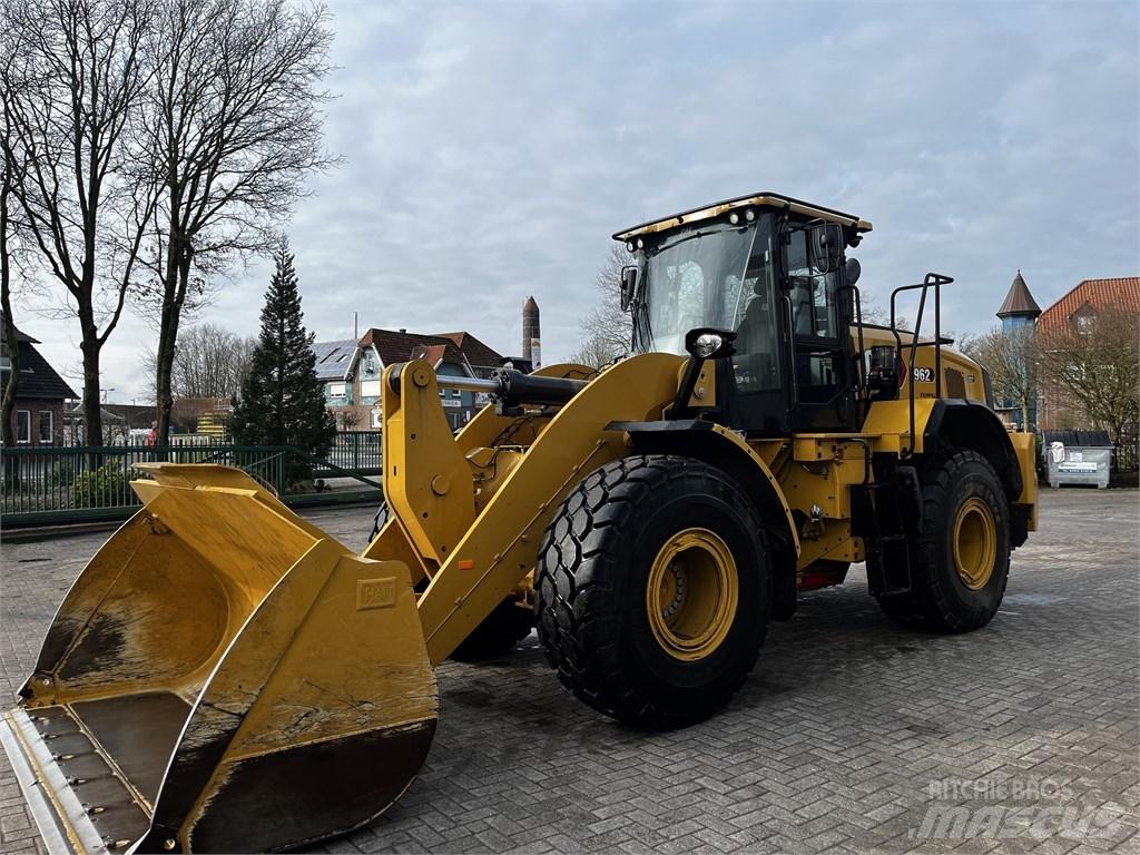 CAT 962 Kolesni nakladalci