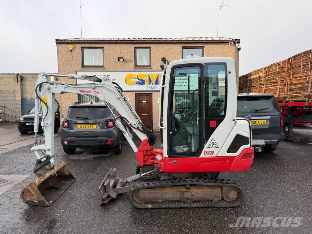 Takeuchi TB 225 Mini bagri <7t