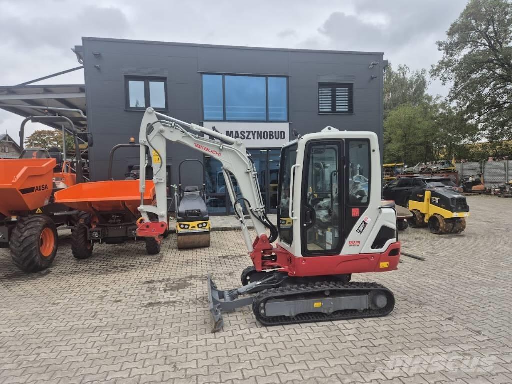 Takeuchi TB225 V0B Mini bagri <7t