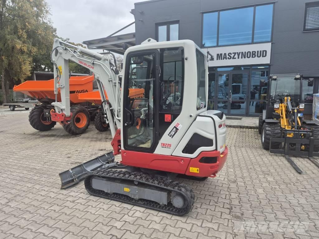 Takeuchi TB225 V0B Mini bagri <7t