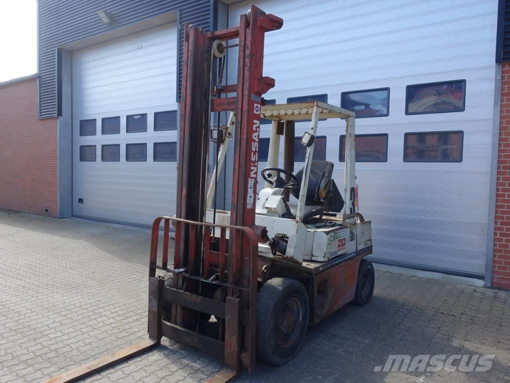 Nissan EH 02 A 20U Dizelski viličarji