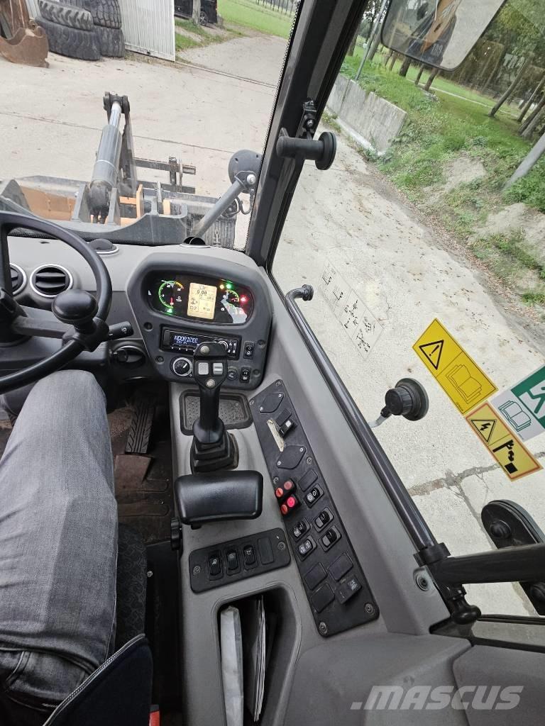 CASE 321F Kolesni nakladalci