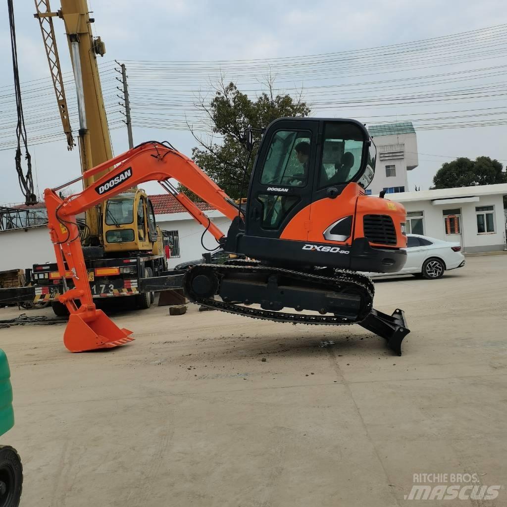 Doosan DX 60 Bagri goseničarji