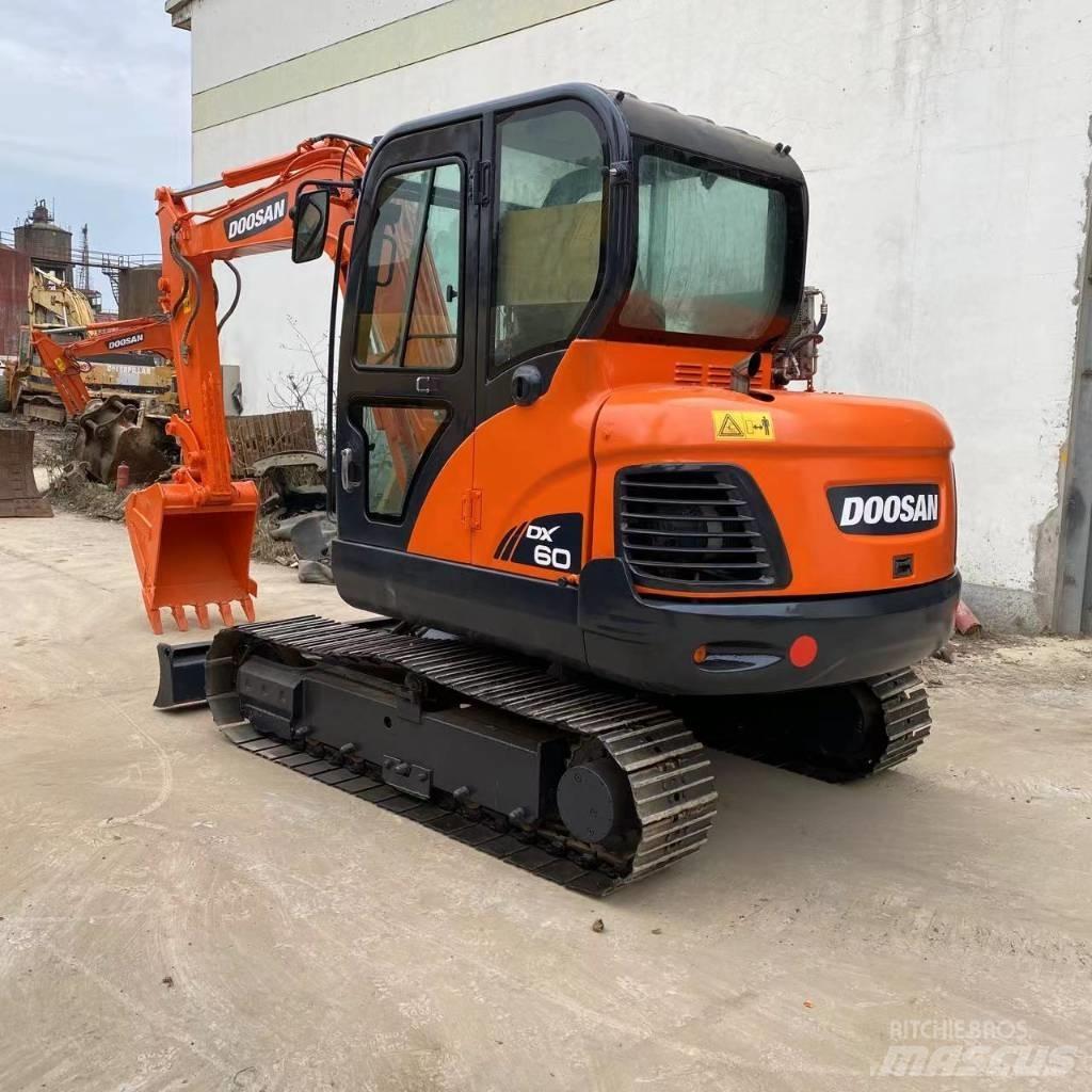 Doosan DX 60 Bagri goseničarji
