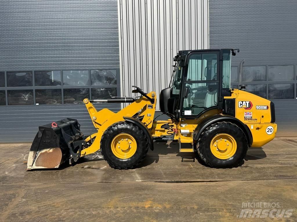 CAT 908M Kolesni nakladalci