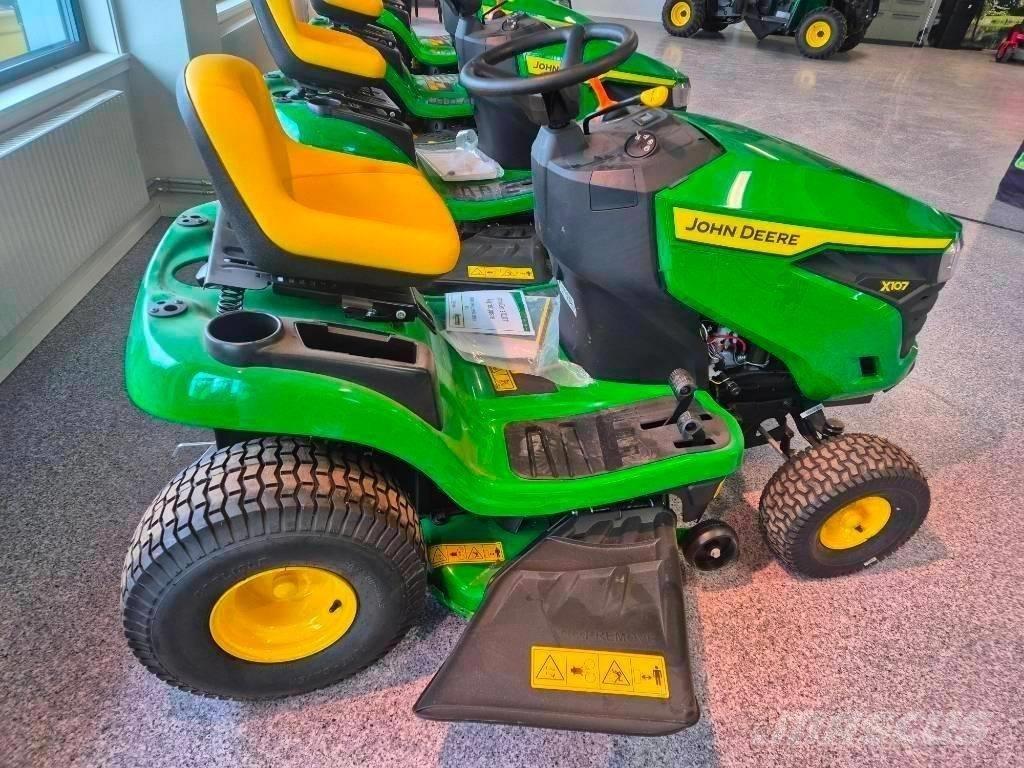 John Deere 107 R Vrtni traktor kosilnice