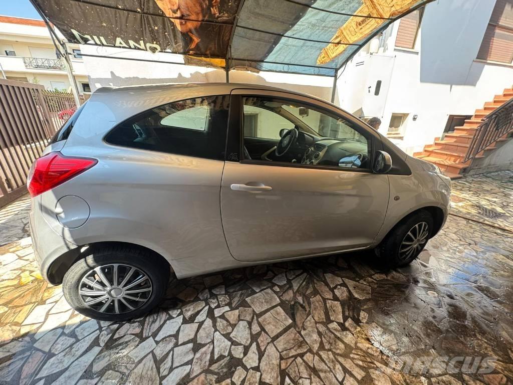 Ford ka Avtomobili