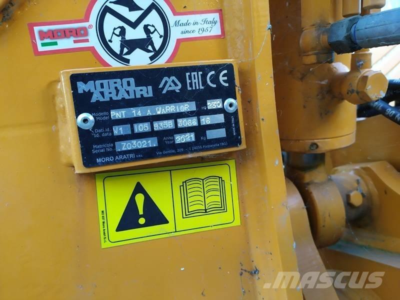  MORO PNT 14 Navadni plugi