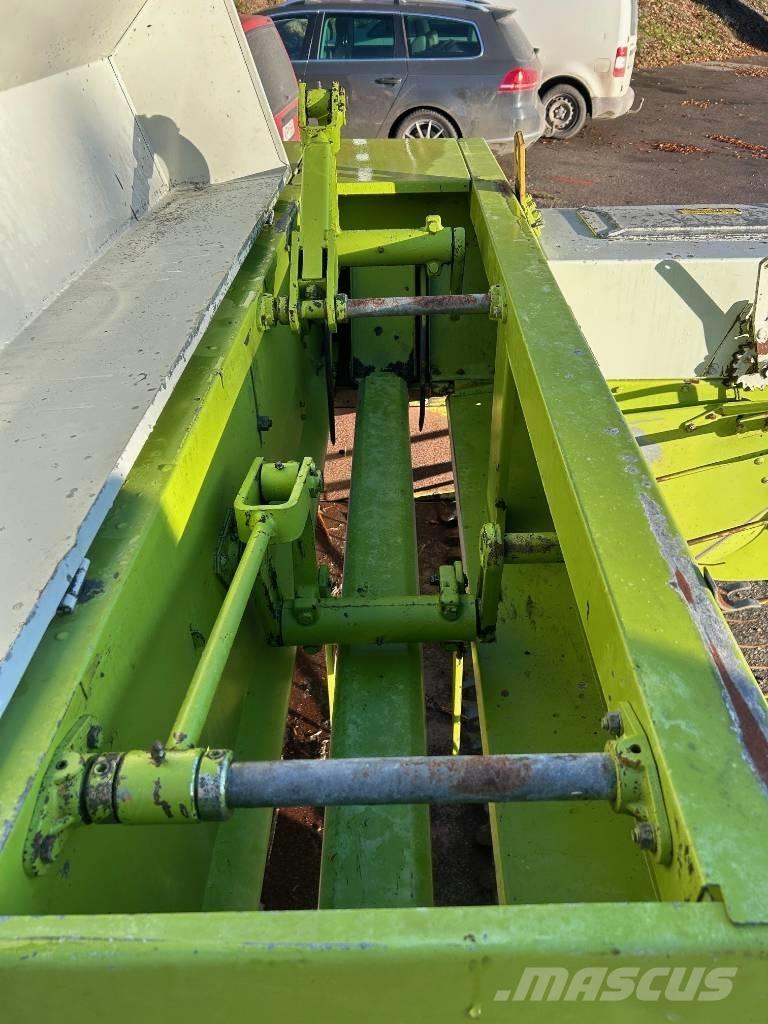 CLAAS Markant 51 Balirke (kvadratne bale)