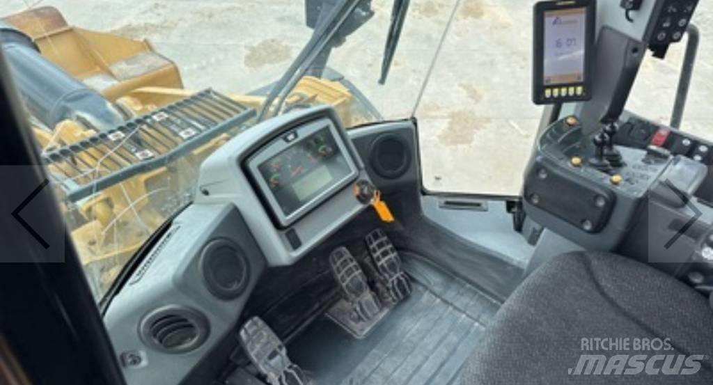 CAT 966 M Kolesni nakladalci