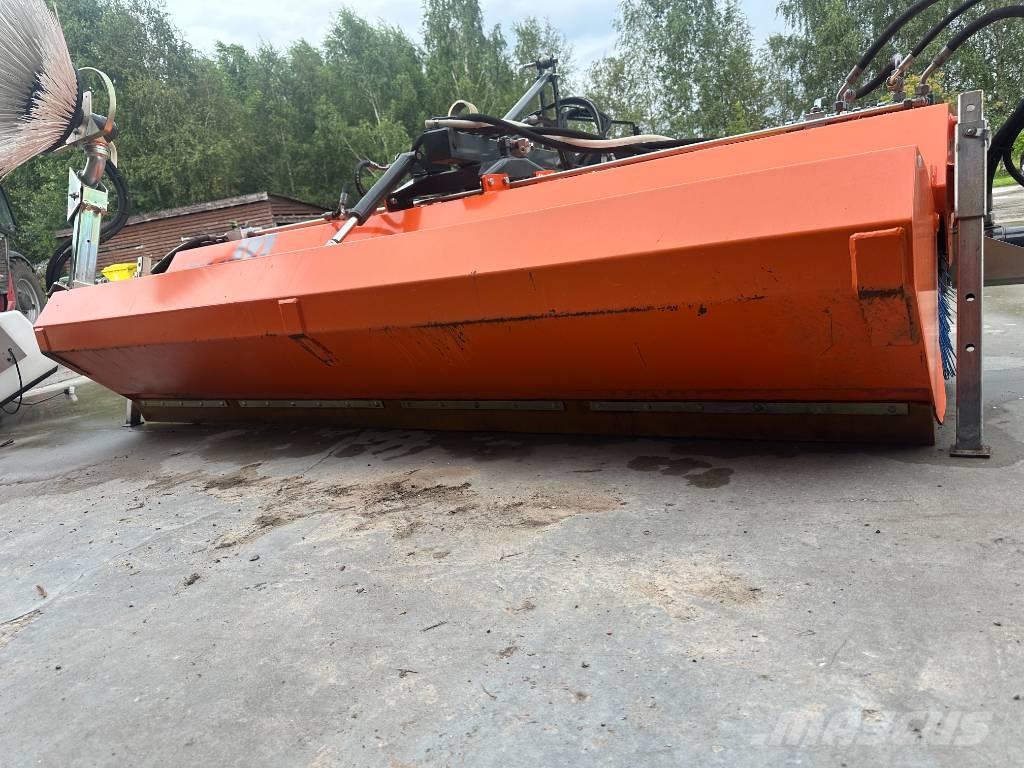Tuchel Plus 590-260 Cestni pometači
