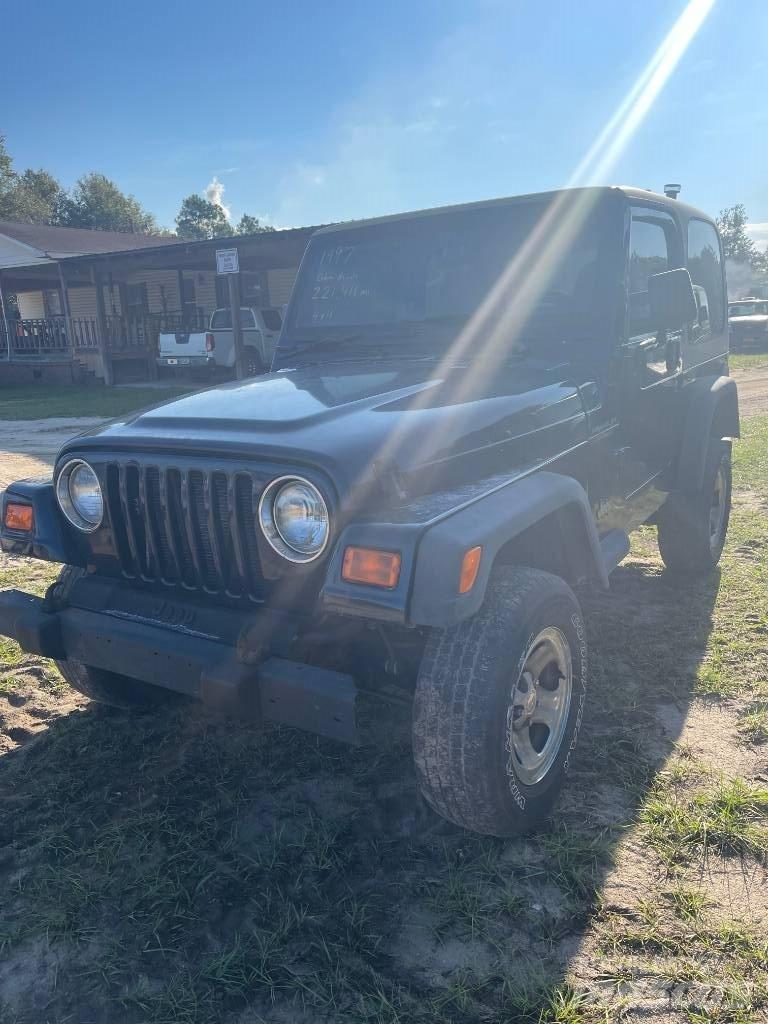 Jeep Wrangler Avtomobili
