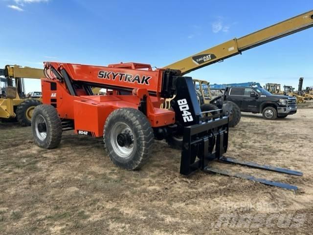 SkyTrak 8042 Teleskopski viličarji