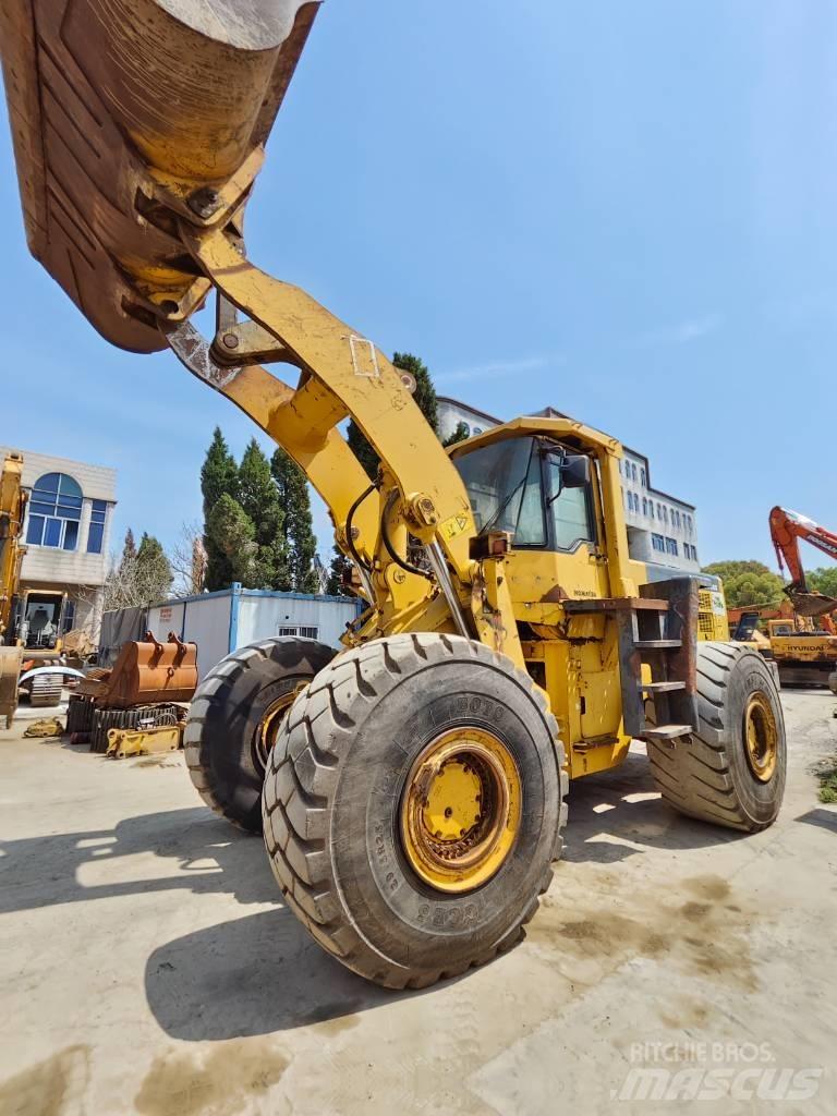Komatsu WA 500 Kolesni nakladalci