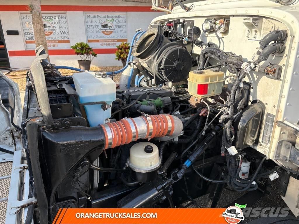 Peterbilt 337 Tovornjaki s kesonom/platojem