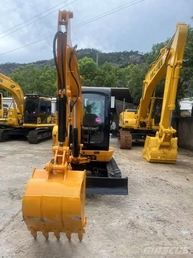 JCB 8035 Bagri goseničarji