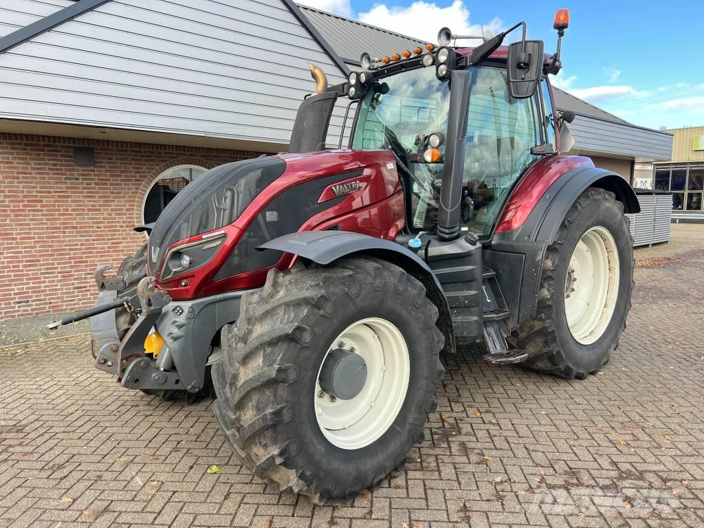 Valtra T 174 Versu Traktorji