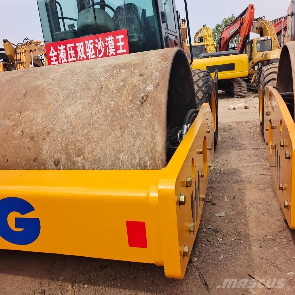 XCMG XS 143J Bagri goseničarji