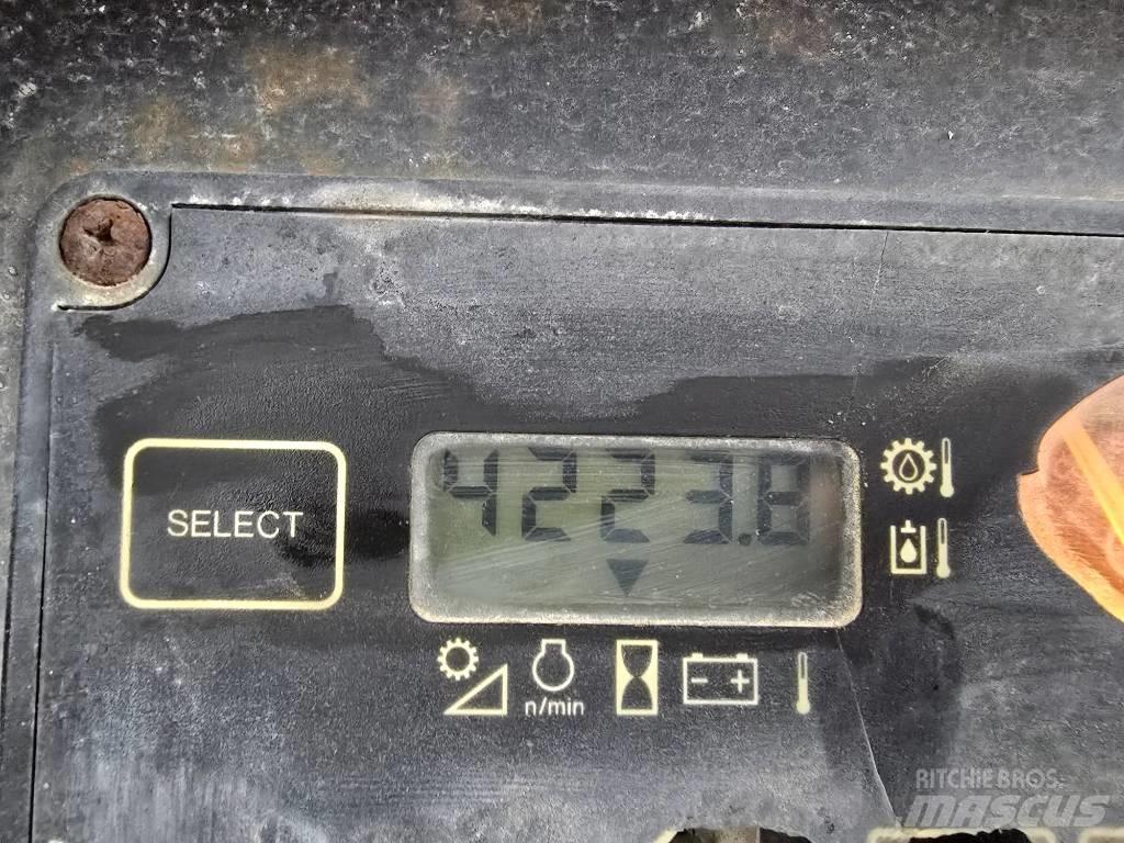 DEERE 450J Buldožerji goseničarji