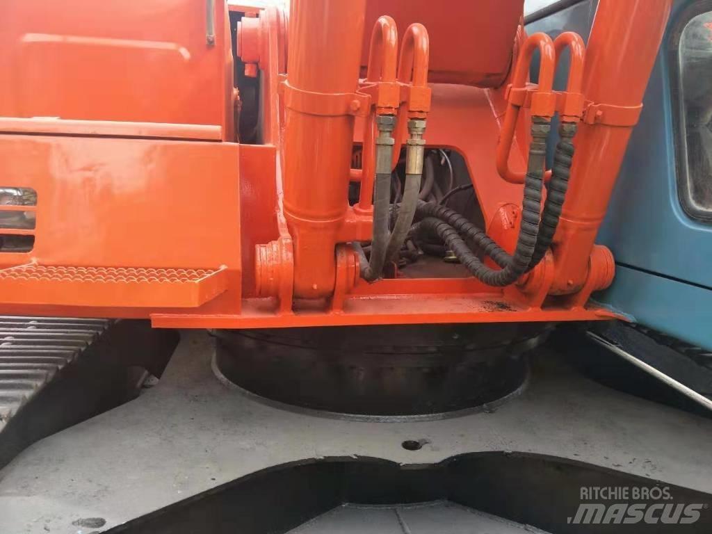 Hitachi EX 200-3 Bagri goseničarji