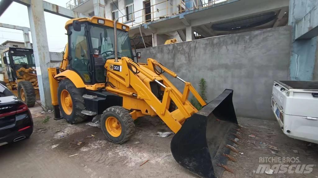 JCB 3 CX Kolesni nakladalci
