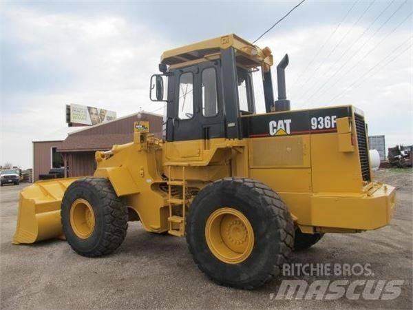 CAT 936 F Kolesni nakladalci