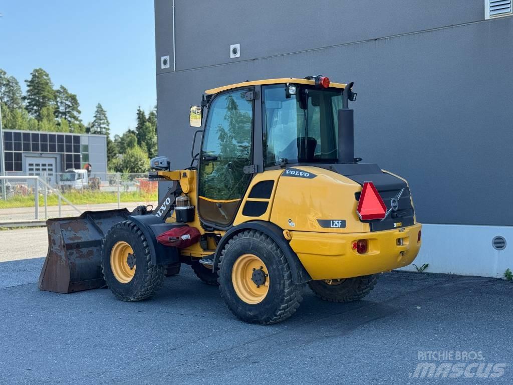 Volvo L 25 F Kolesni nakladalci