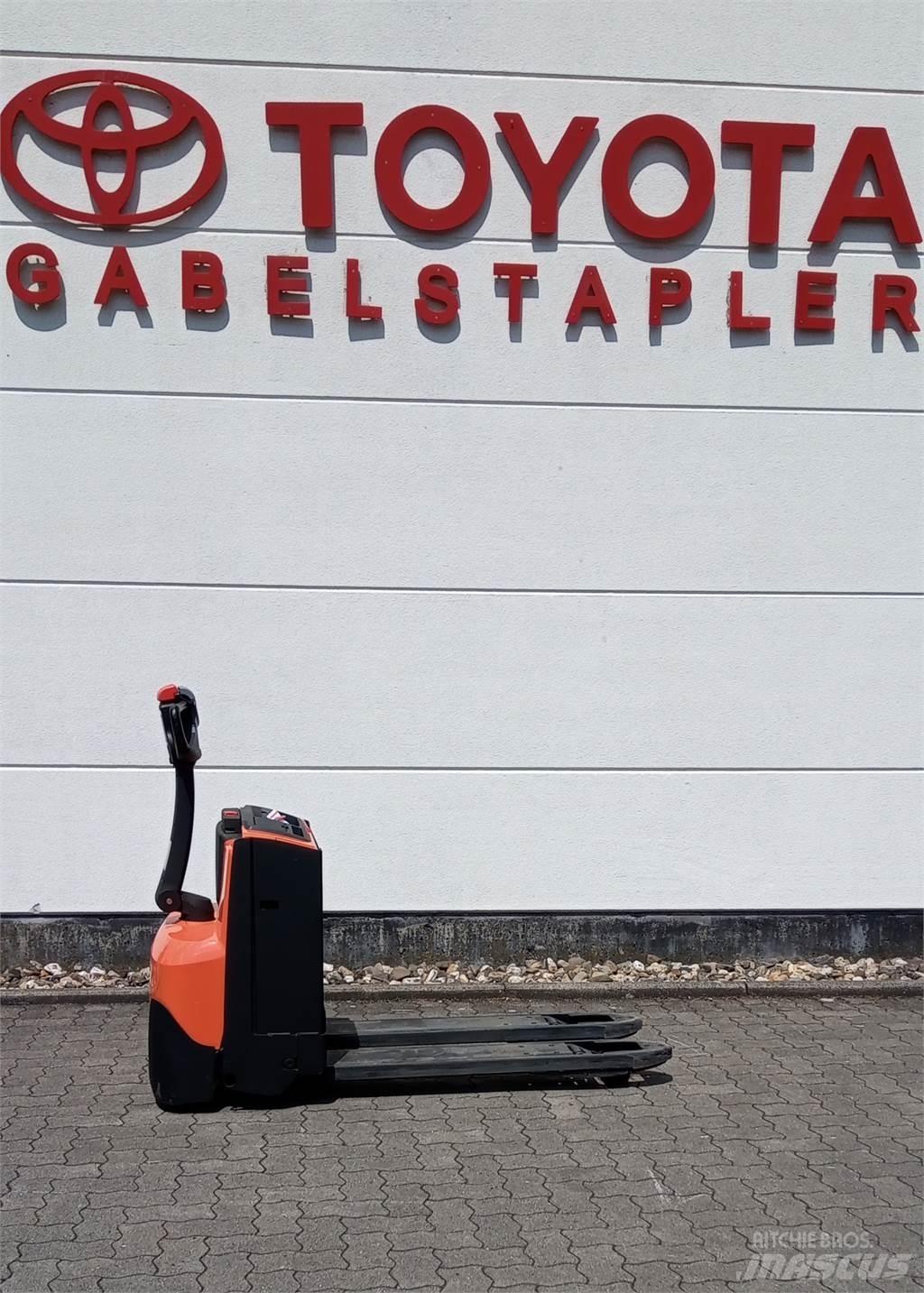 Toyota LWE 160 Električni nizko dvižni viličar