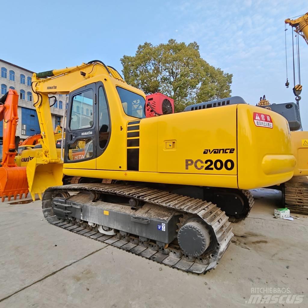 Komatsu PC 200-6 Midi bagri 7t – 12t
