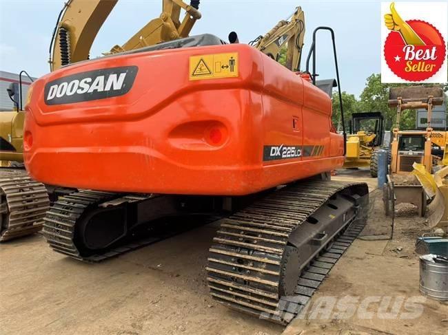 Doosan DX 225 LCA Bagri goseničarji