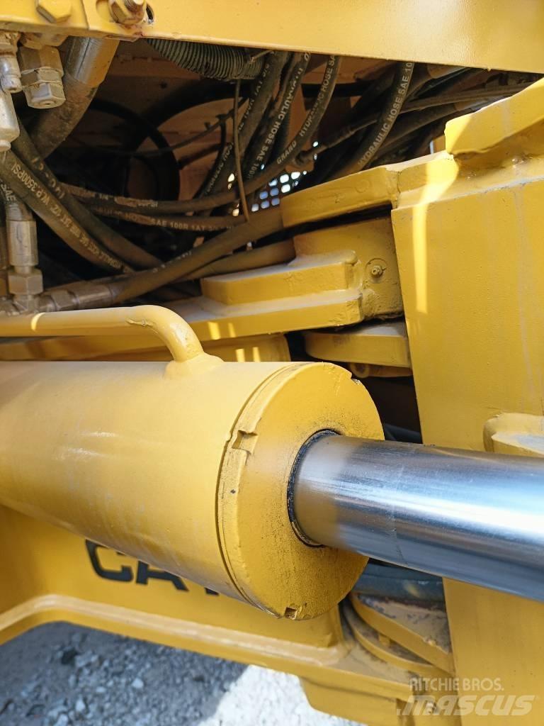 CAT 140K Grederji