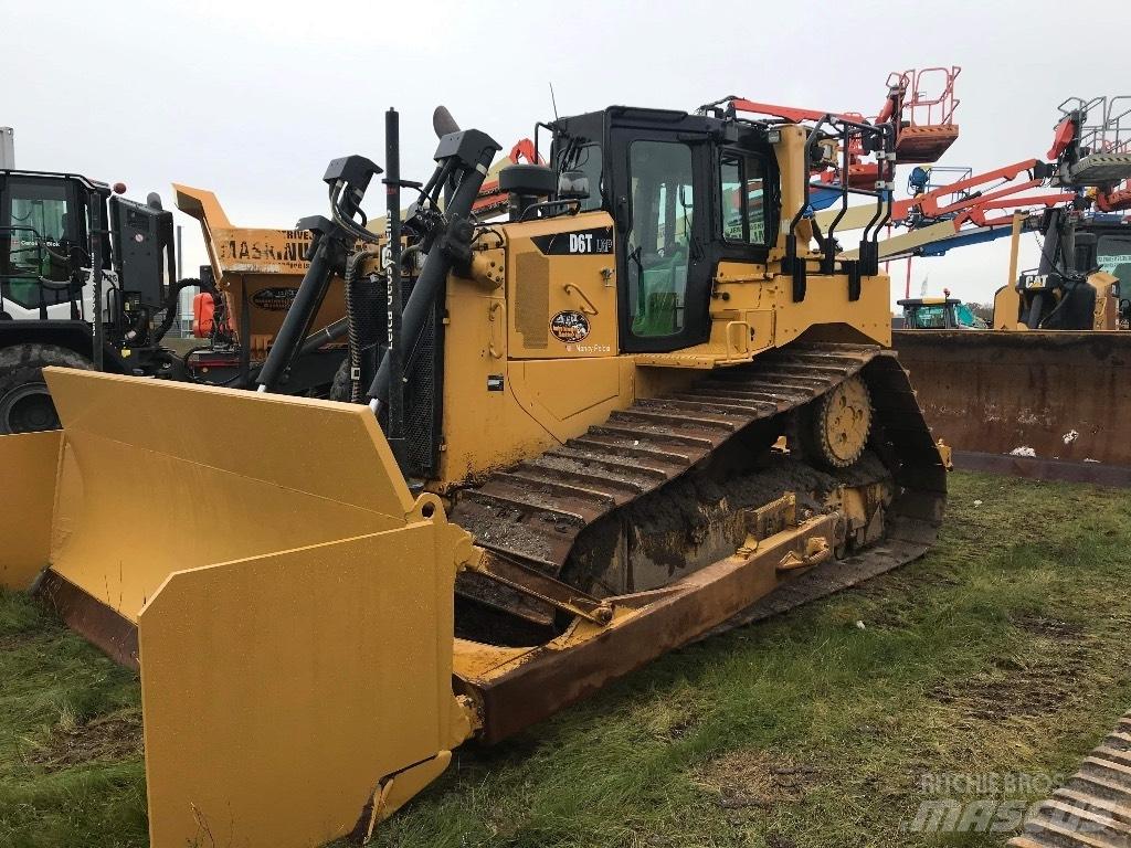 CAT D 6 T LGP D6T Buldožerji goseničarji