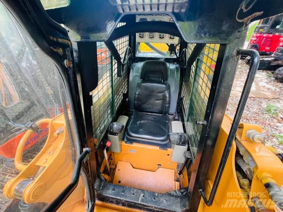 CASE 465 HD Skid steer mini nakladalci