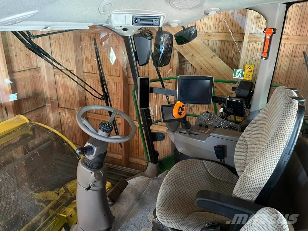 John Deere 8300 Stroji za krmo na lastni pogon