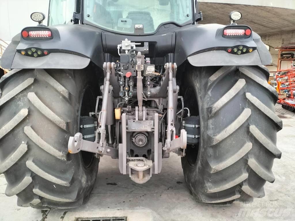 CLAAS Axion 810 Traktorji