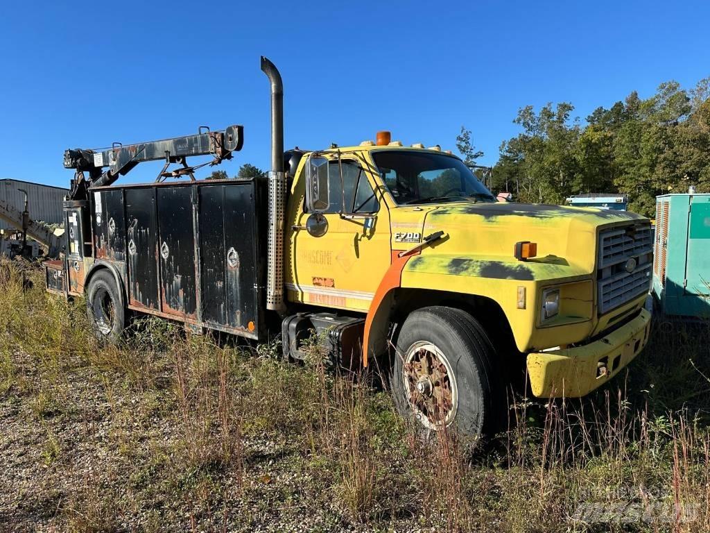 Ford F700 Komunalna vozila