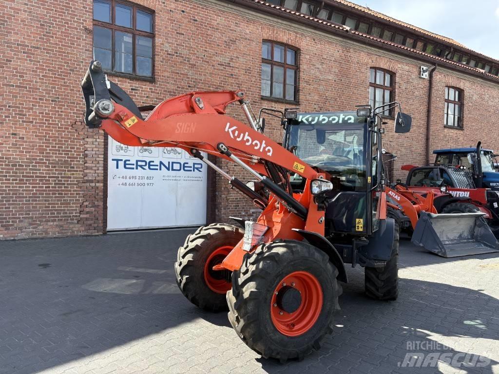 Kubota R 082 Kolesni nakladalci