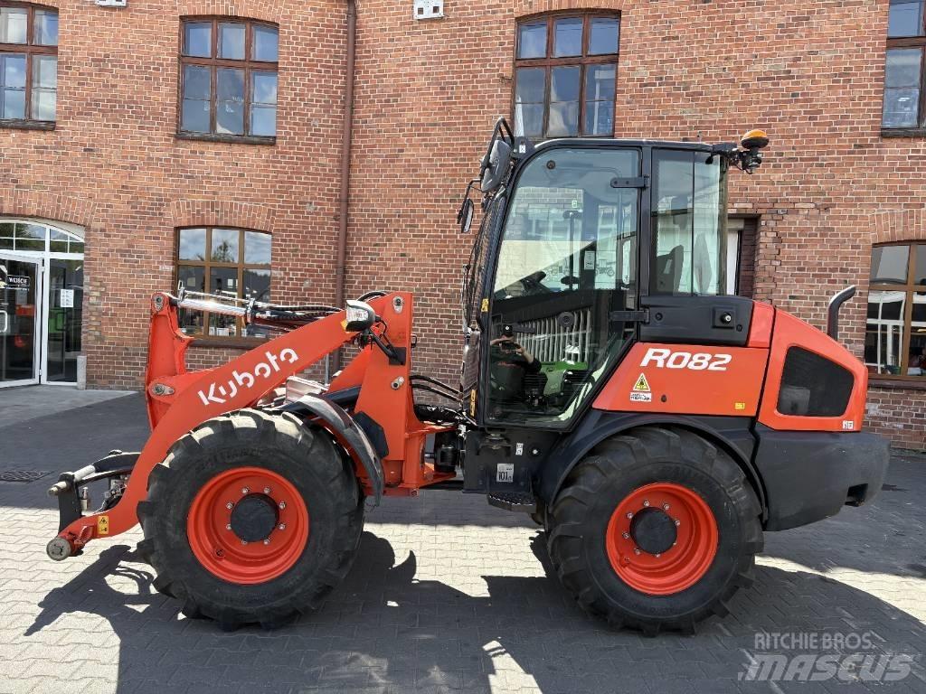 Kubota R 082 Kolesni nakladalci