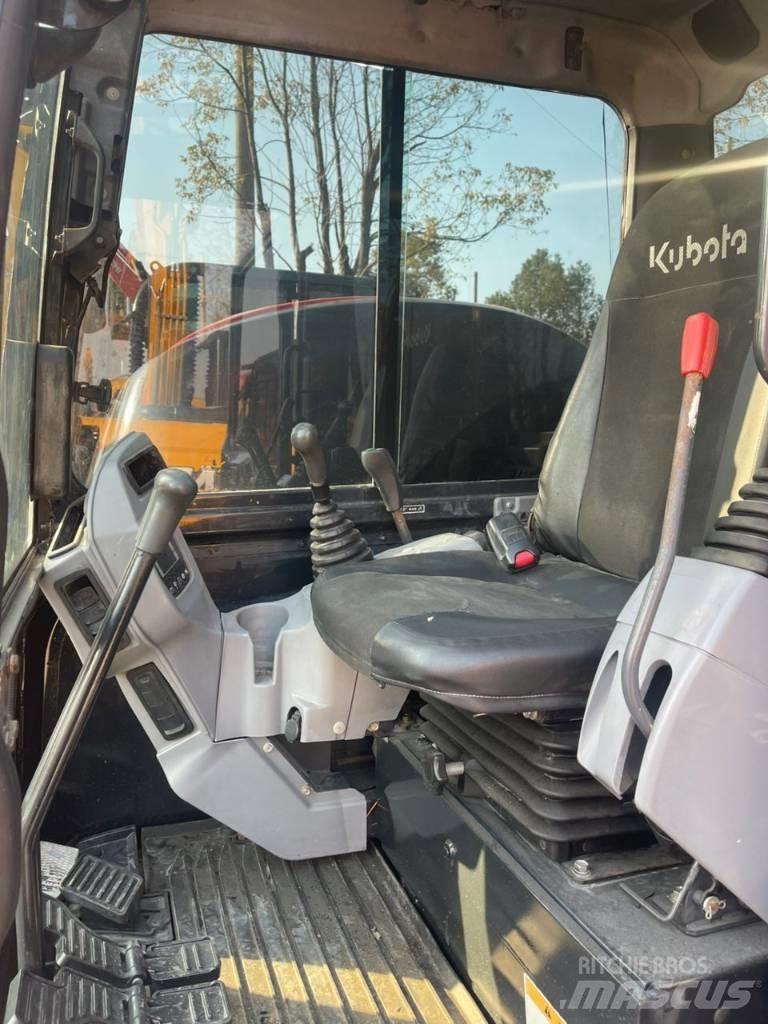 Kubota 165 Bagri goseničarji