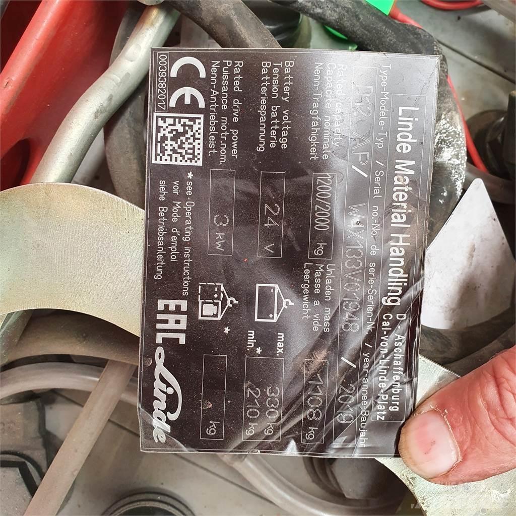 Linde D12AP Ročni električni viličar