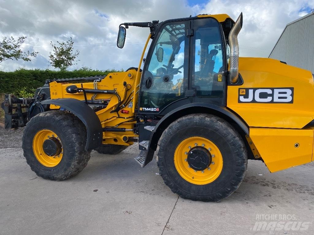 JCB Tm420s Kmetijski teleskopski nakladalci