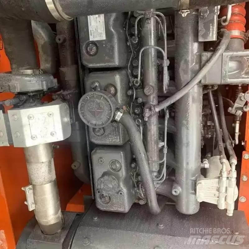 Doosan DX 300 Bagri goseničarji